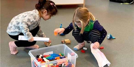 Indendørs leg i Galaksen